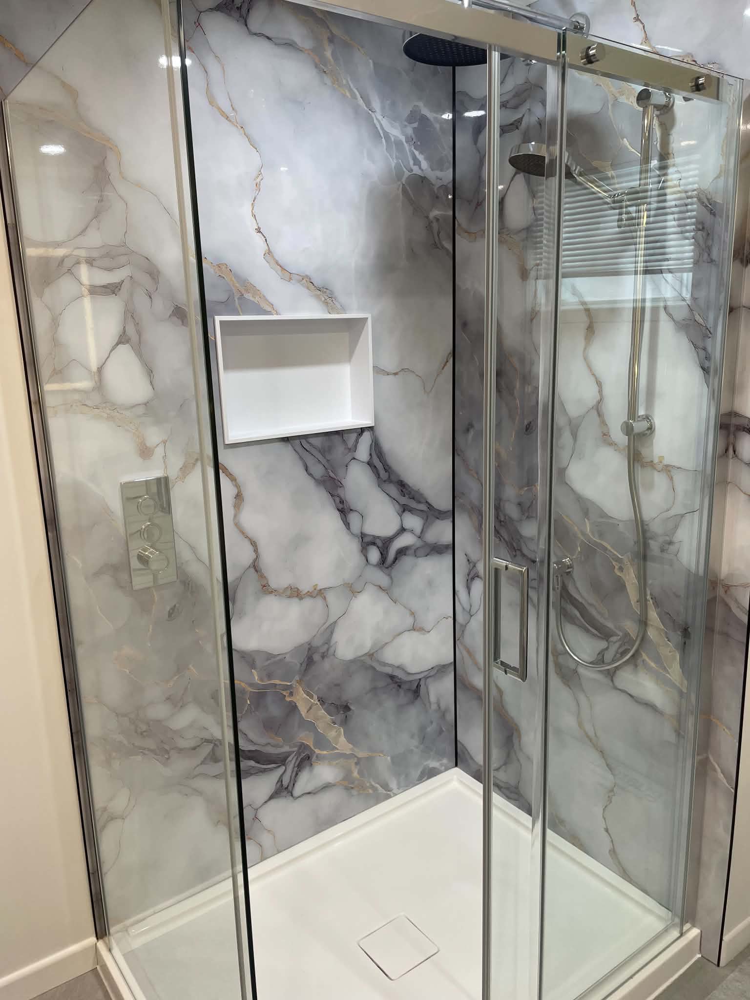 Douche vitrée moderne