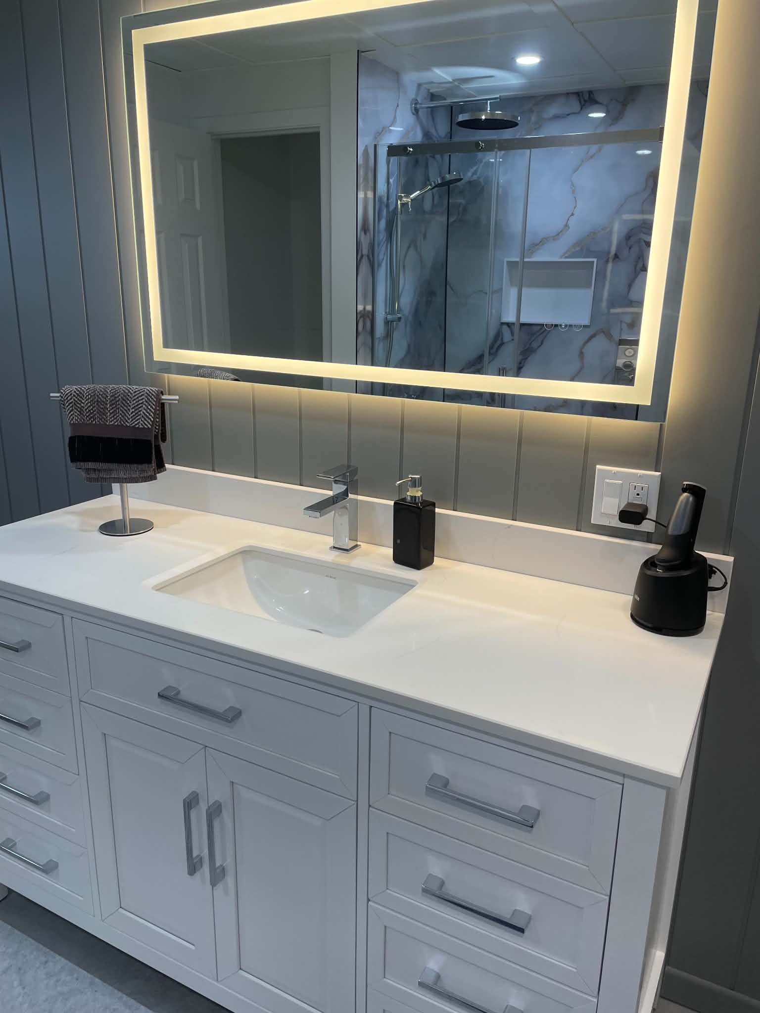 Salle de bain — lavabo encastré